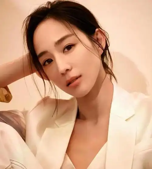 张钧甯美丽不再拘泥于皮囊而是内在魅力的散发