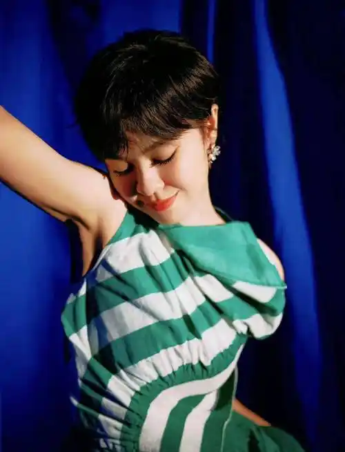 同样是"超女"参加《声生不息》,谭维维,郁可唯对比,差异明显_舞台