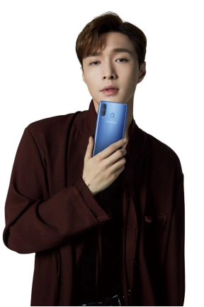 青春正当时 三星携手张艺兴定义"真偶像"