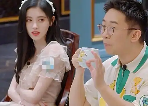 青春环游记杨迪问范丞丞理想型一旁鞠婧祎表情成亮点镜头拍着呢