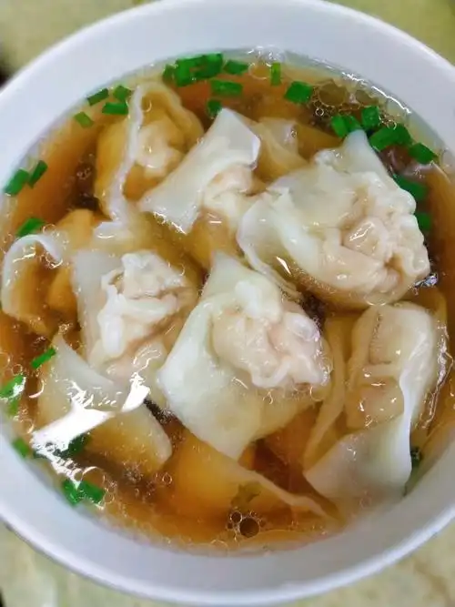 虾蟹肥美的季节,可以这样吃~鲜虾大馄饨