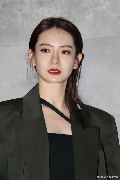 戚薇李承铉婚姻"小插曲"?李承铉后台"亲密"引热议