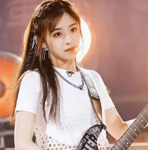 原创张含韵居然是冻龄女神曾经被黑不良少女30岁重新出发