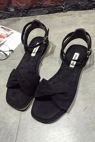 > 黑色凉鞋女平底