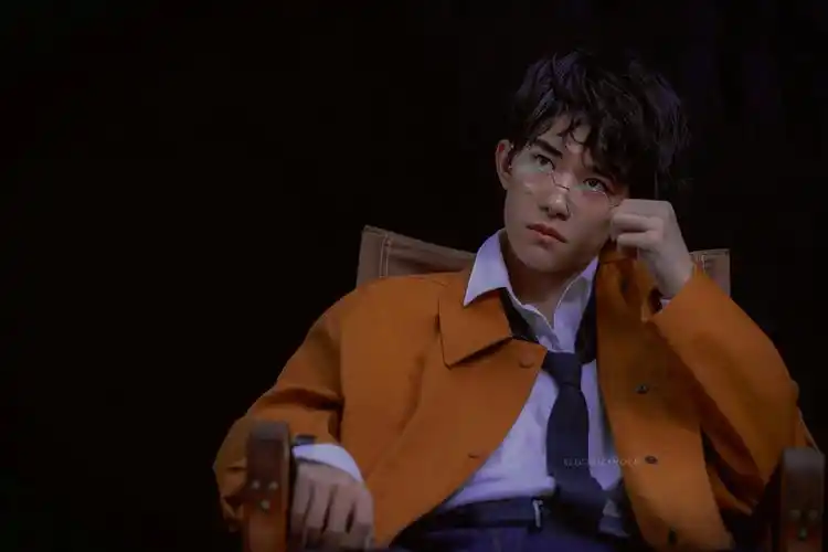 易烊千玺壁纸 杂志! `