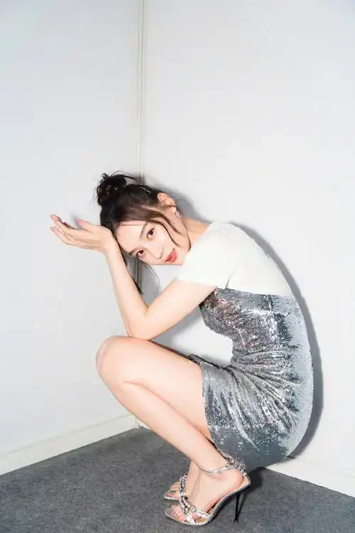 袁姗姗 一字带高跟凉鞋