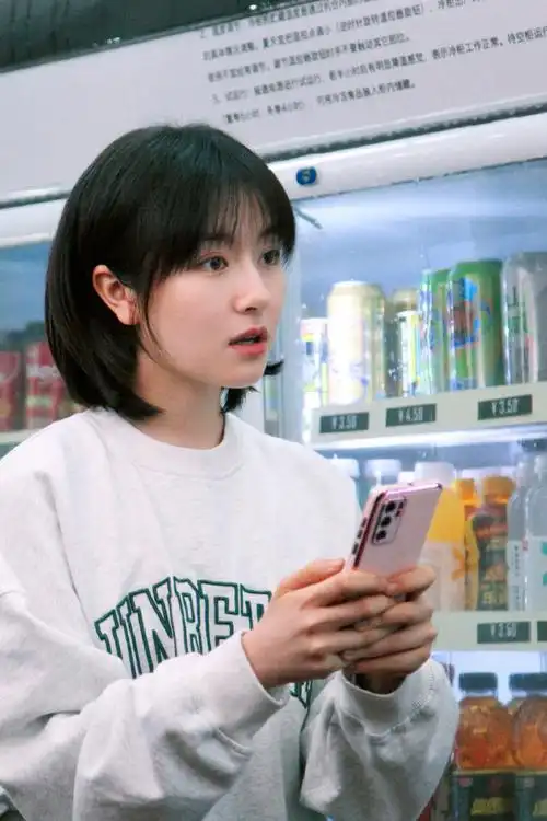 李兰迪超话78#李兰迪谢谢你温暖我#78#李兰迪安知雀#一波剧照新鲜