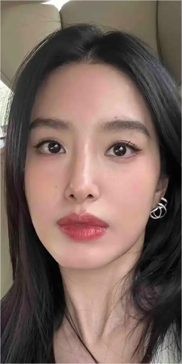 看完杨采钰的素颜,你还有容貌焦虑吗?这素颜太真实了!