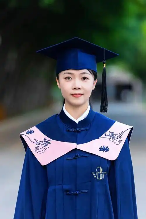 这所职业技术大学独家定制职业本科学位服!