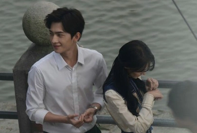 郑爽杨洋拍吻戏牵手拥抱场面热辣网友hold不住