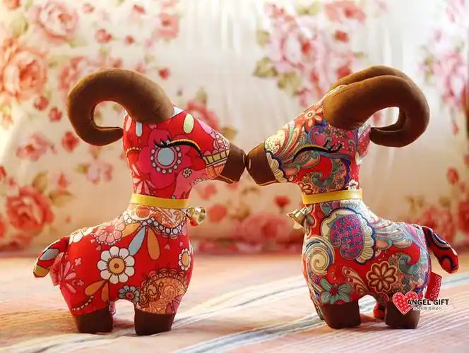 中国风 布艺生肖羊公仔2015 创意布艺山羊毛绒玩具羊年吉祥物礼品