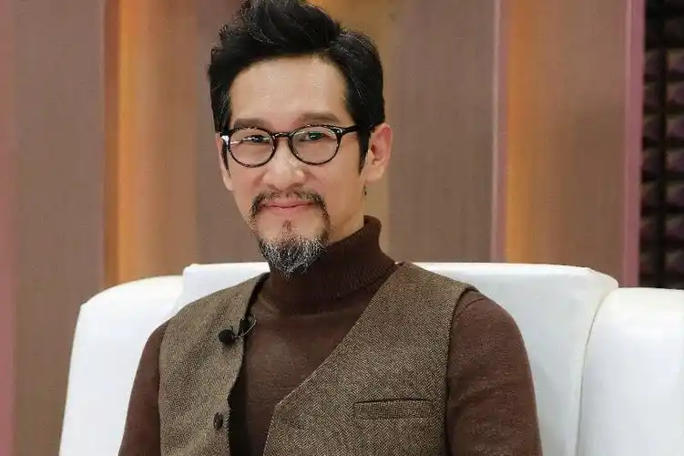 王劲松,他的一生充满了跌宕起伏,却又让人动容