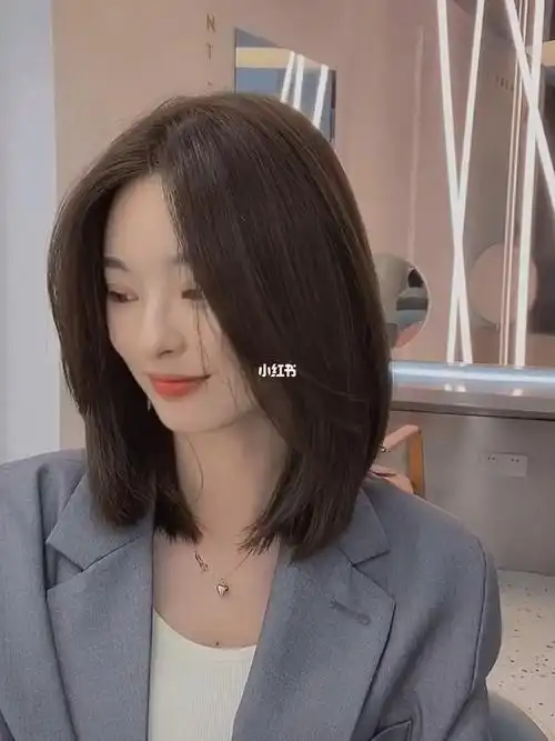 免打理发型减龄洋气锁骨发自然蓬松有气质