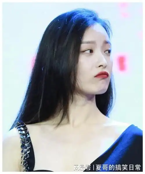 跪地伺候穿鞋,这些明星哪来的优越感|刘涛|演员|胡歌|杜海涛|蔡徐坤