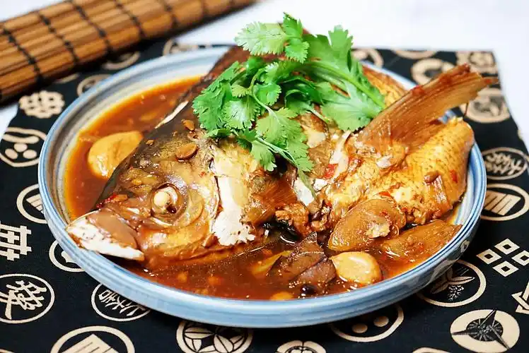 醇香味美的豆酱炖胖头鱼