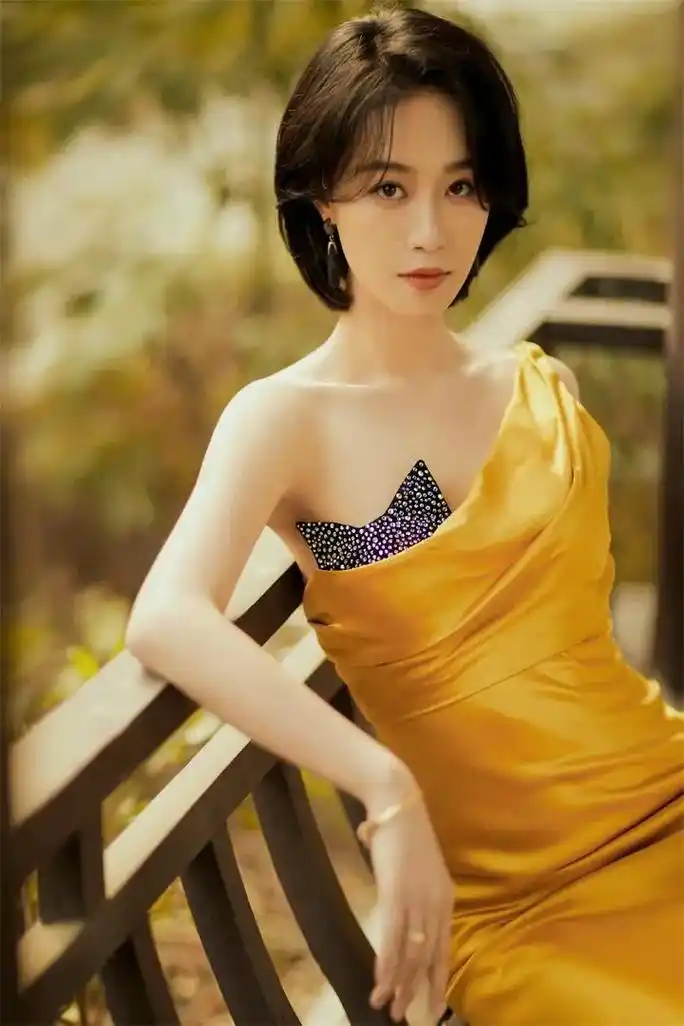 蓝盈莹,白羊座,1990年4月16日,出生于上海市徐汇区,祖 - 抖音