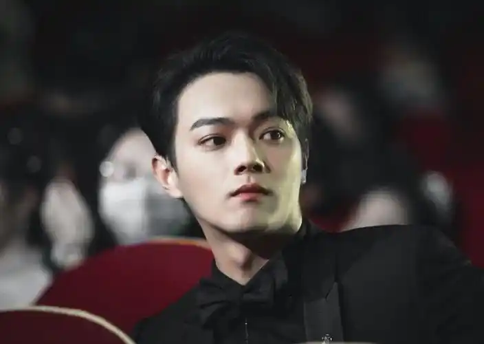 许凯家暴女朋友是真的吗 许凯白鹿分手原因