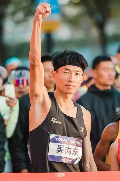 2020年南京马拉松2小时12分50秒,2021年徐州马拉松2小时11分3