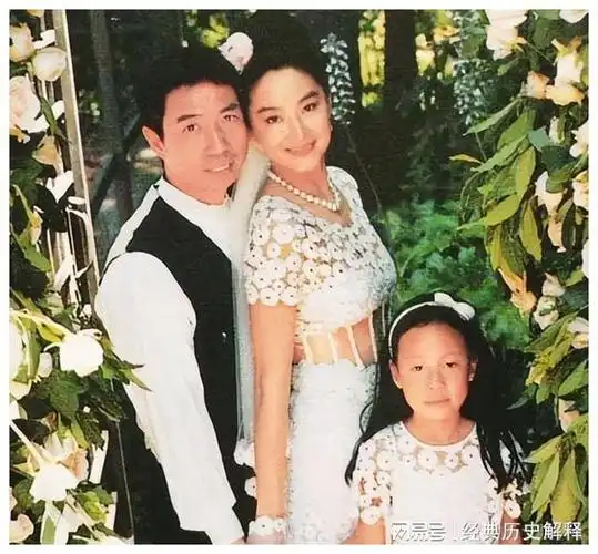 神仙老婆也无法掩盖丑基因,孩子仍遗传凸嘴眯眼|成龙|幸福|林青霞