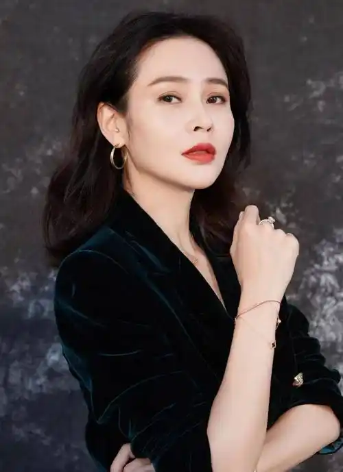 演员于明加:我这辈子最正确的决定,就是为普通丈夫生了两个女儿_父母