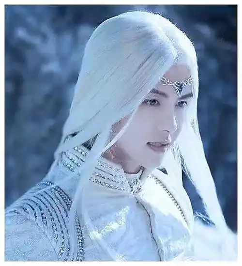 白发疼痛文学这6位清冷孤傲仙气飘飘白发的破碎感太绝了