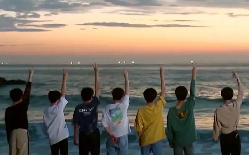 时代少年团蜕变之战一起去海边看日出