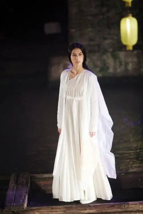 《法海: 白蛇传说》新版白娘子is 黄圣依