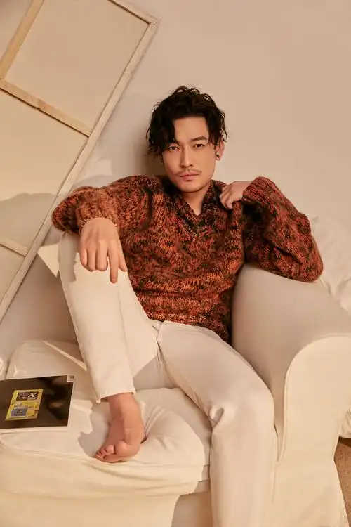 张博写真大片曝光 温暖熟男尽显温柔气质