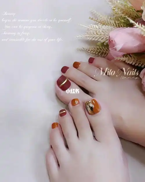 显白又时尚脚美甲