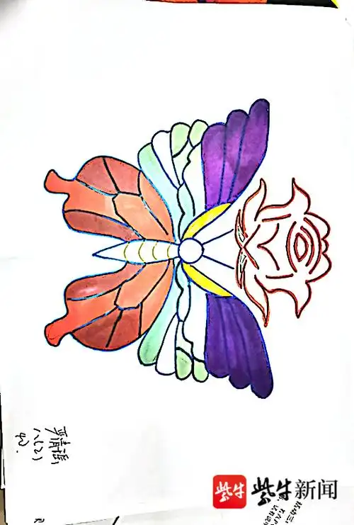 这些初中生设计的"轴对称图形"美出新高度)