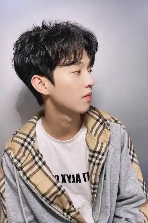 两侧推短头顶抓抓就是不一样,剪就对了_发型_男士_头发