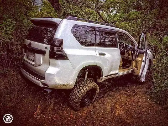 丰田普拉多爆改越野风格外观,释放野性的它真的很霸道!