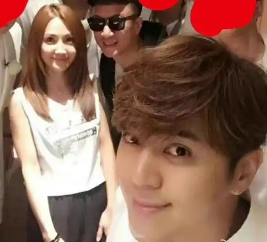 王一博经纪人江小蒨微博 江小蒨是罗志祥前助理