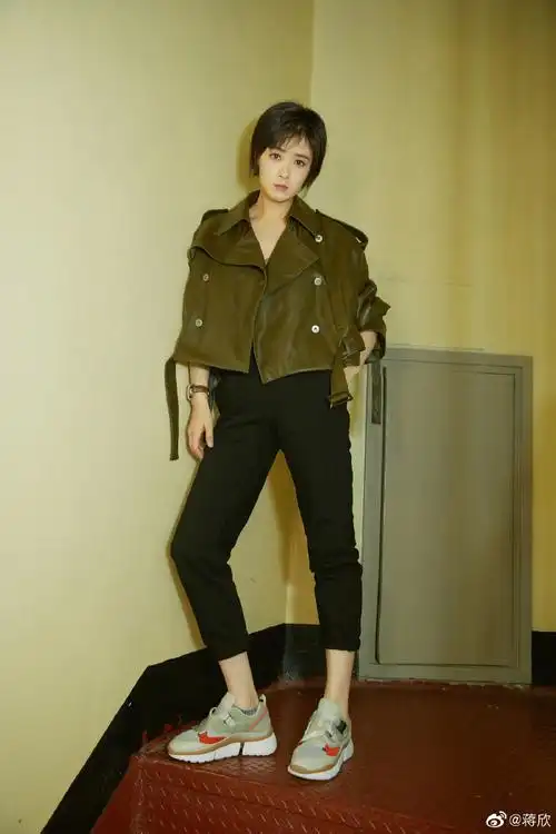 蒋欣分享如何拍出两米八大长腿技巧##蒋欣分享拍照技巧