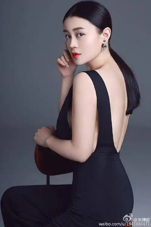 34岁关婷娜近照出演乡村爱情赵本山妻子出名如今一胖毁所有3