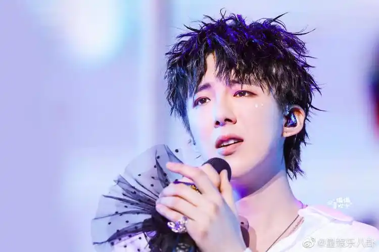 摩登兄弟刘宇宁更博 摩登兄弟首场全国巡回演唱会北京站两场完美收官