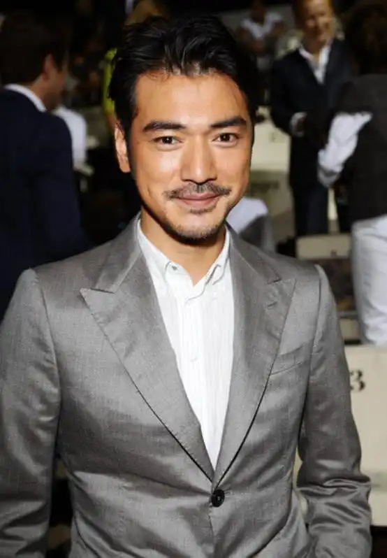 男神秃顶了,金城武变油腻大叔