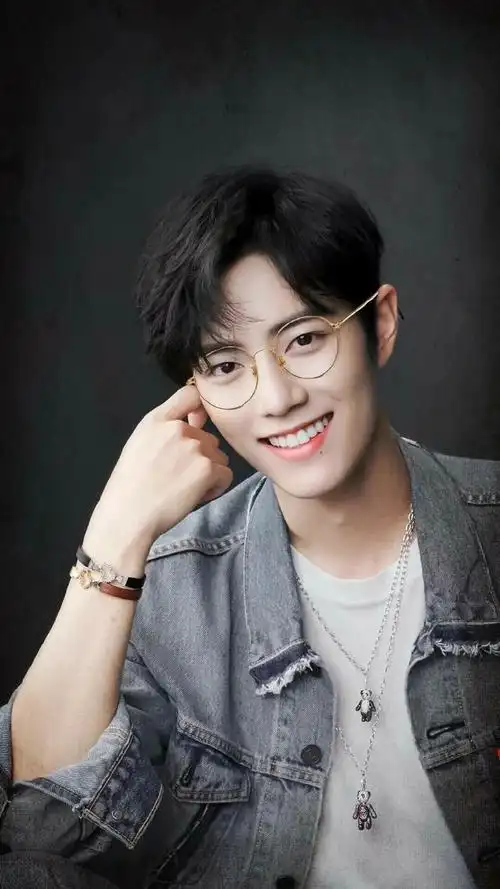 肖战戴金丝眼镜成《余生请多指教》最抢戏镜头,气质儒雅瞬间凸显