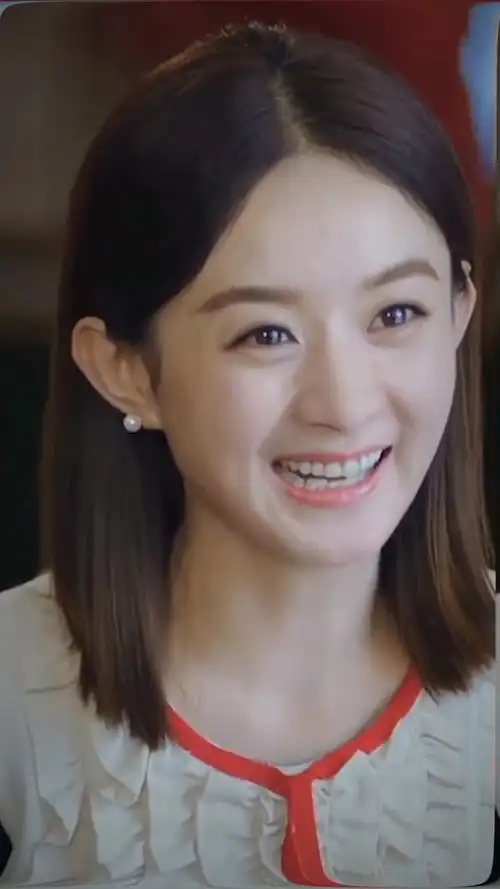 赵丽颖笑起来很甜美啊
