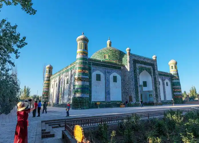 是新疆最大的清真寺,也是全国规模最大的清真寺之一,在国内外宗教界有