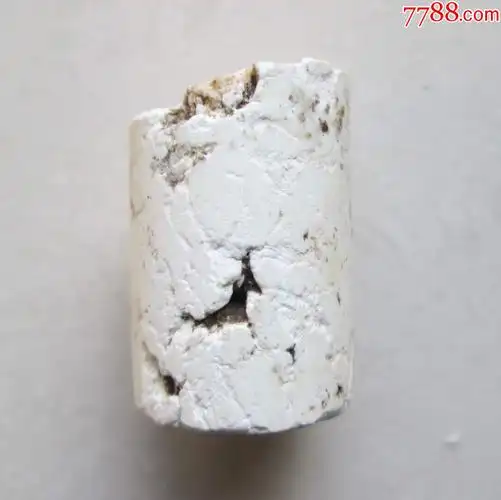 良渚文化,全鸡骨白玉勒子