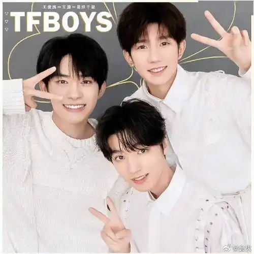 tfboys十周年水墨大片,王俊凯易烊千玺黑白对比,王源与众不同_时候
