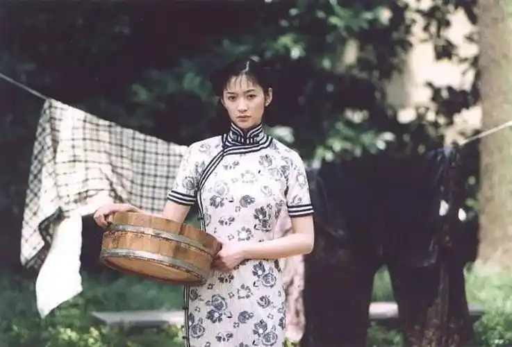 "生错年代"的李小冉,她就应该穿着旗袍生活在民国!