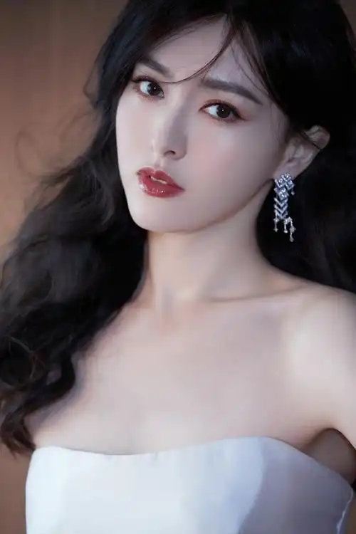 唐嫣腰带##腾讯视频星光大赏