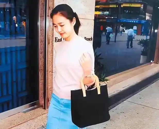 豪门娇妻46岁生女曾被藏21年