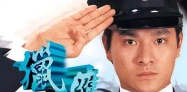 刘德华众多经典作品中,不乏一些经典军人警察角色,一脸正气,一身戎装
