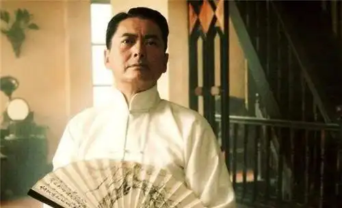 杜月笙临死前要把欠条烧掉家人舍不得他你们要钱还是要命