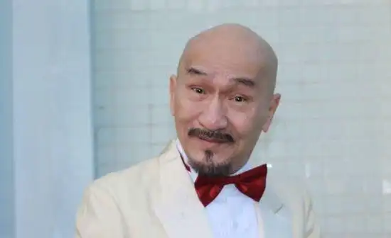 他是香港影视圈搞笑的始祖最搞笑的光头佬经典形象深入人心