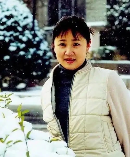 胖星梁冠华这辈子做得最正确的决定就是娶才貌双绝的唐烨