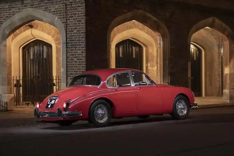 红色捷豹经典复古跑车 jaguar mark 2 - 先来一个轮 - 图虫
